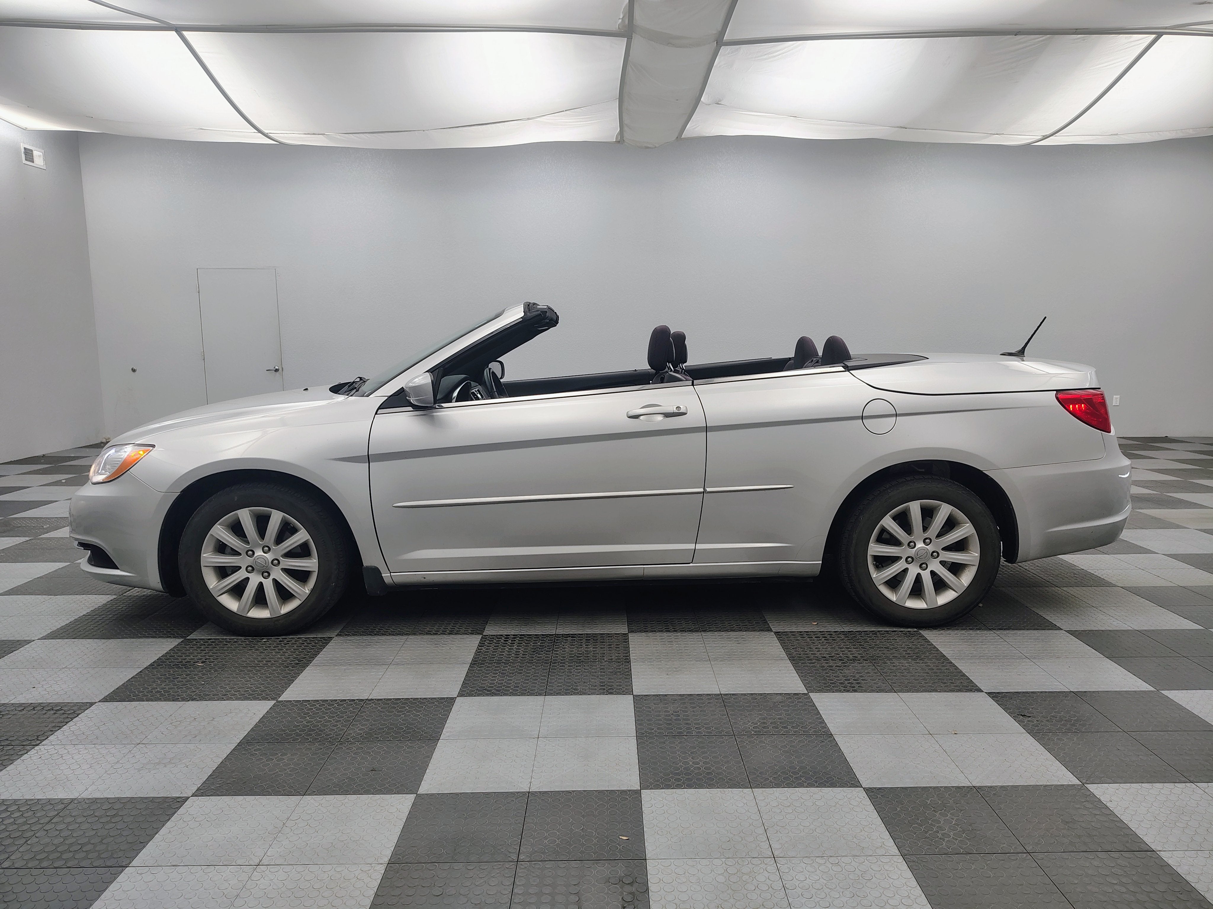 2012 Chrysler 200 Touring
