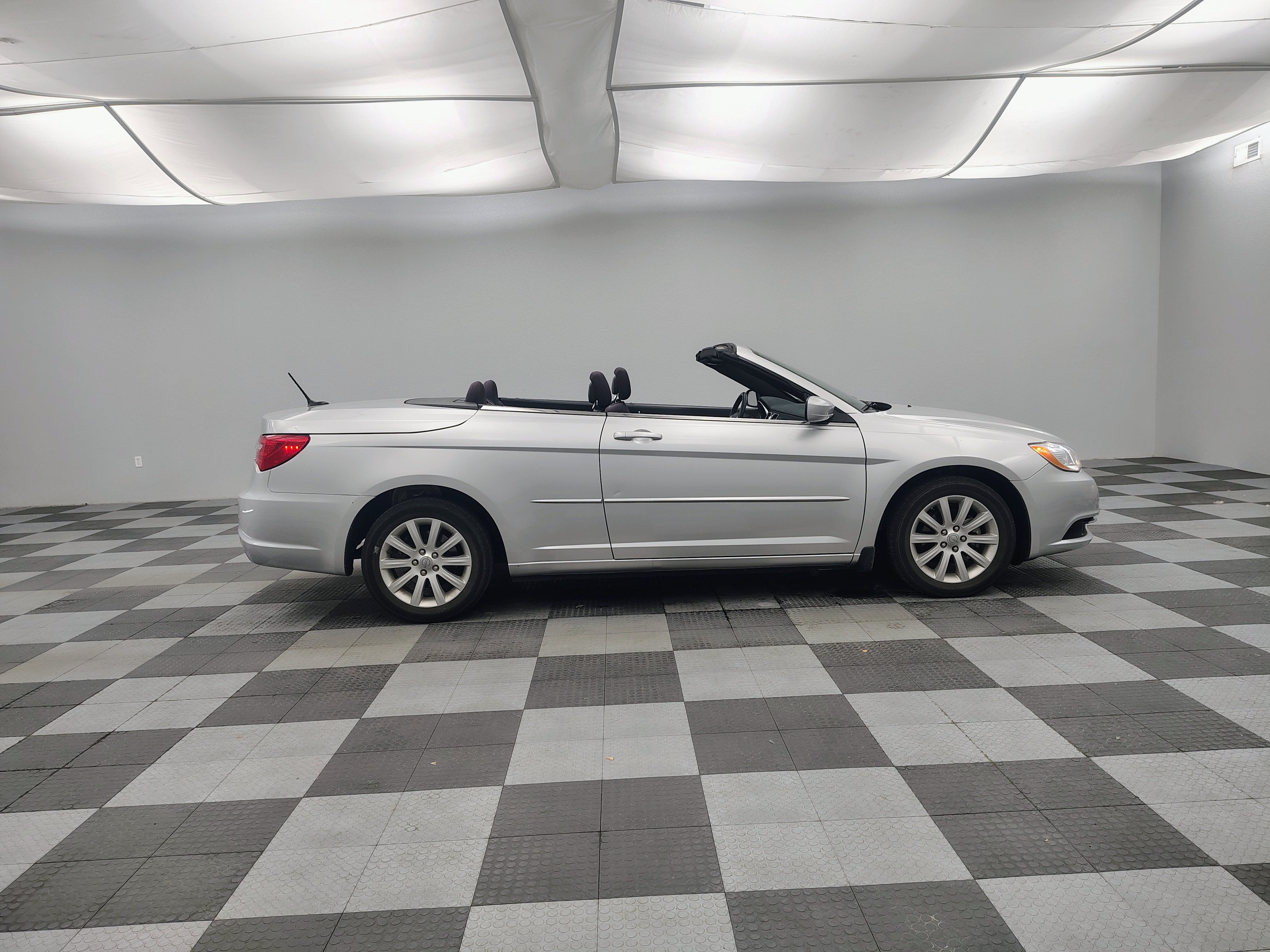 2012 Chrysler 200 Touring