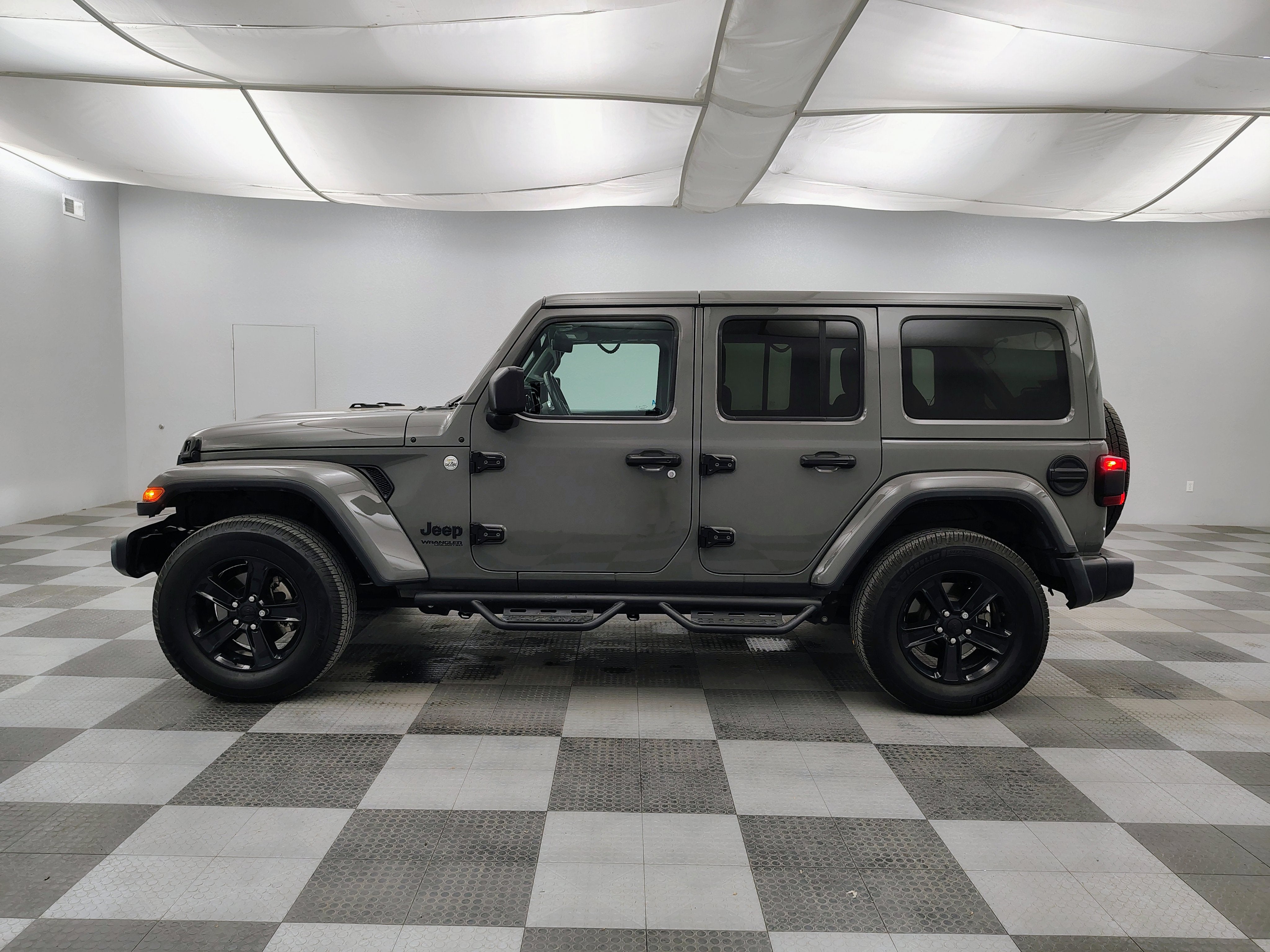 2020 Jeep Wrangler Unlimited Sahara Altitude 4x4