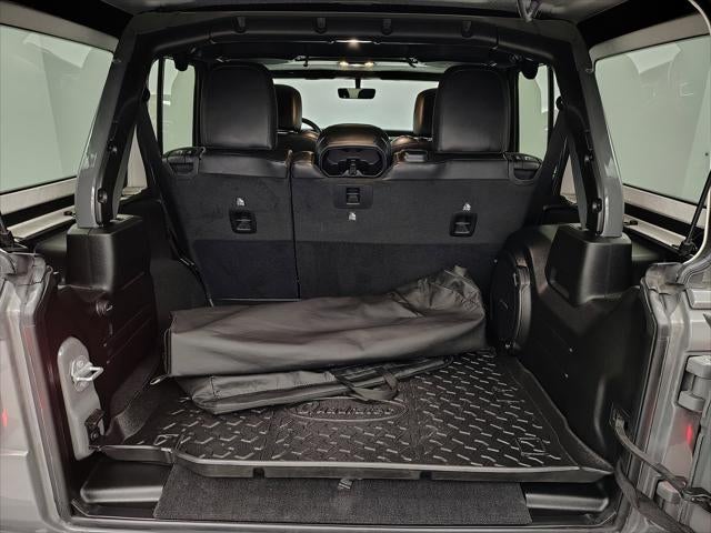 2020 Jeep Wrangler Unlimited Sahara Altitude 4x4