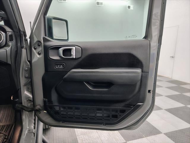 2020 Jeep Wrangler Unlimited Sahara Altitude 4x4