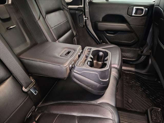 2020 Jeep Wrangler Unlimited Sahara Altitude 4x4