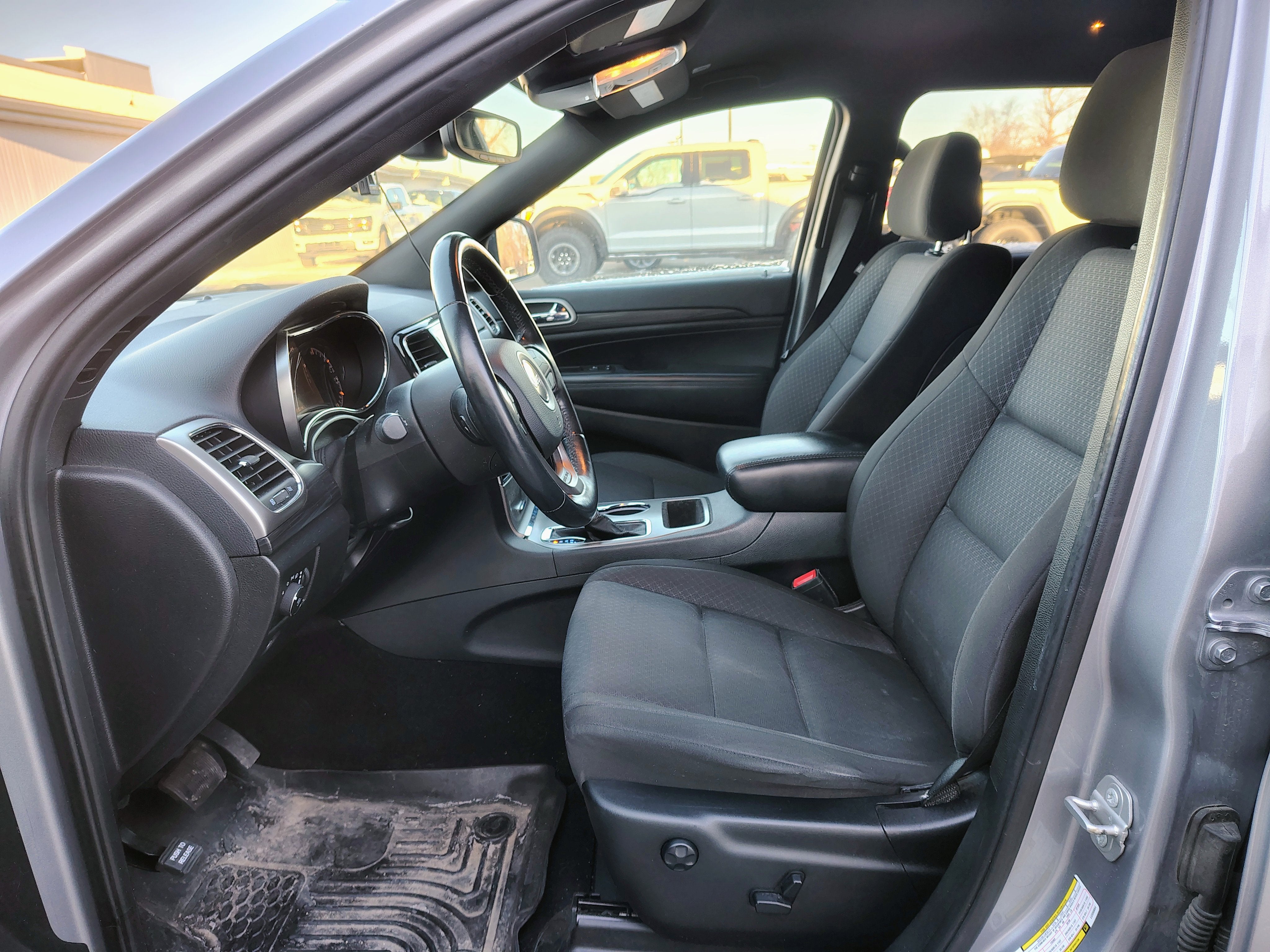 2020 Jeep Grand Cherokee Laredo E