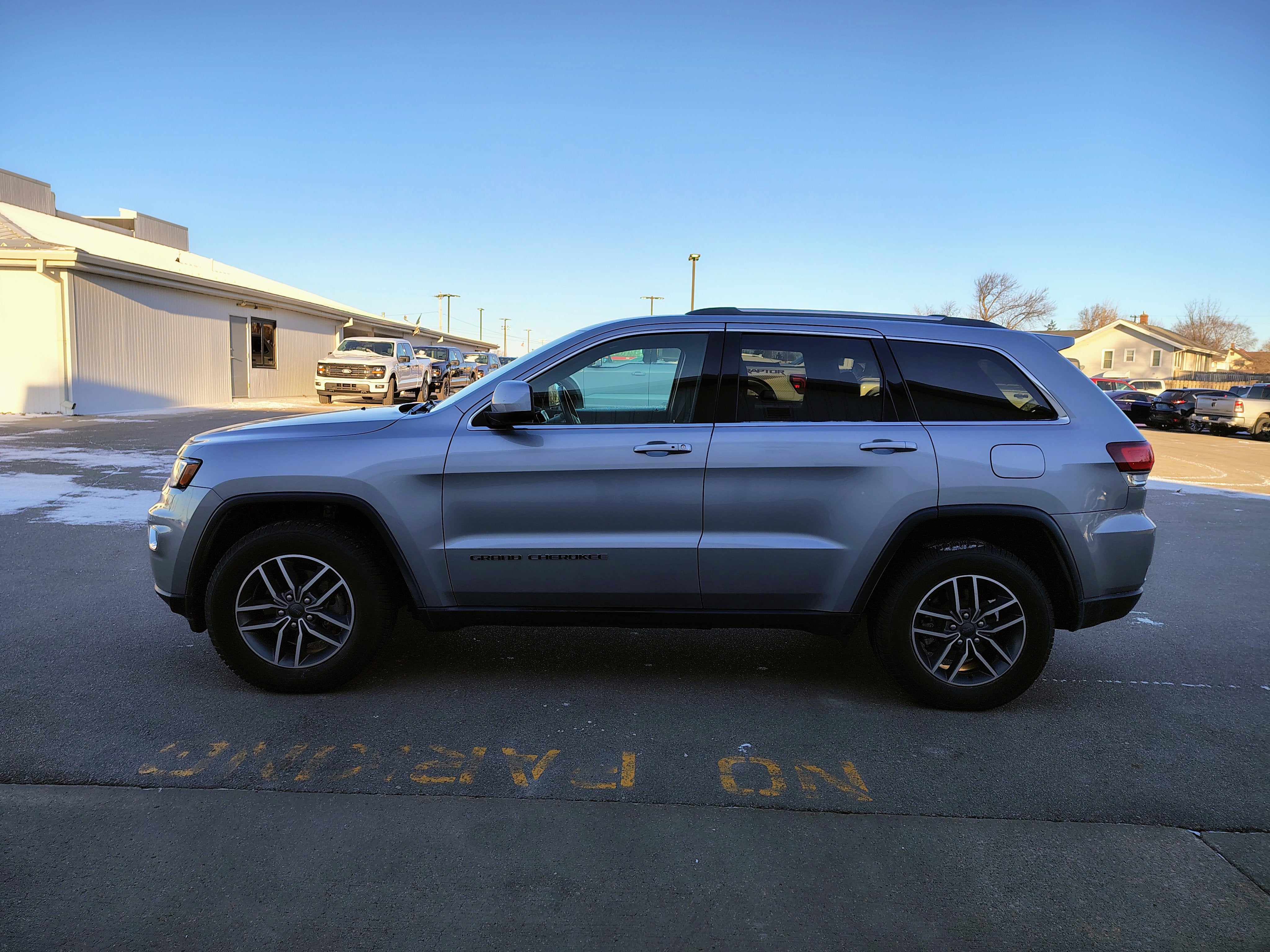 2020 Jeep Grand Cherokee Laredo E