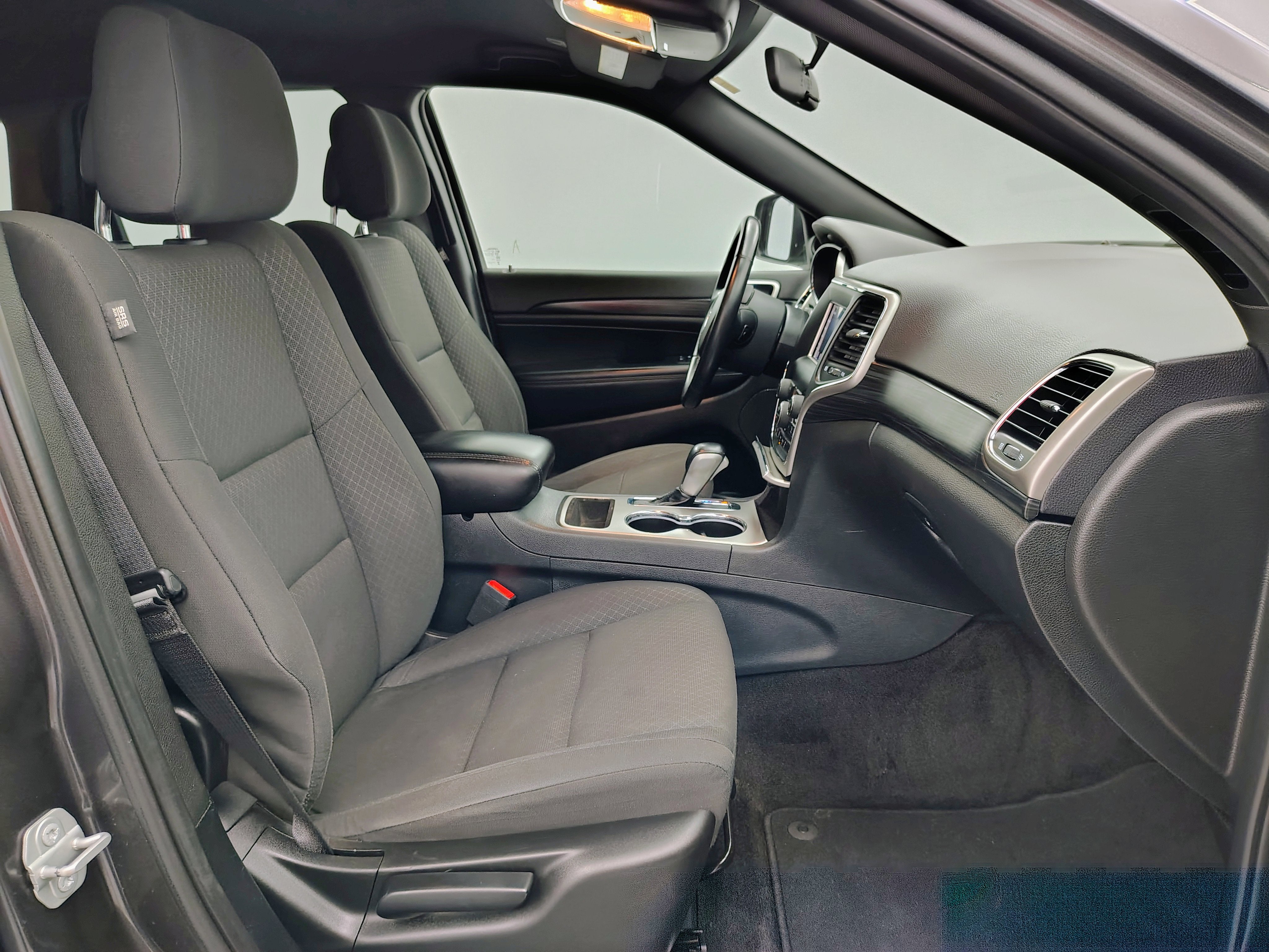 2019 Jeep Grand Cherokee Laredo E