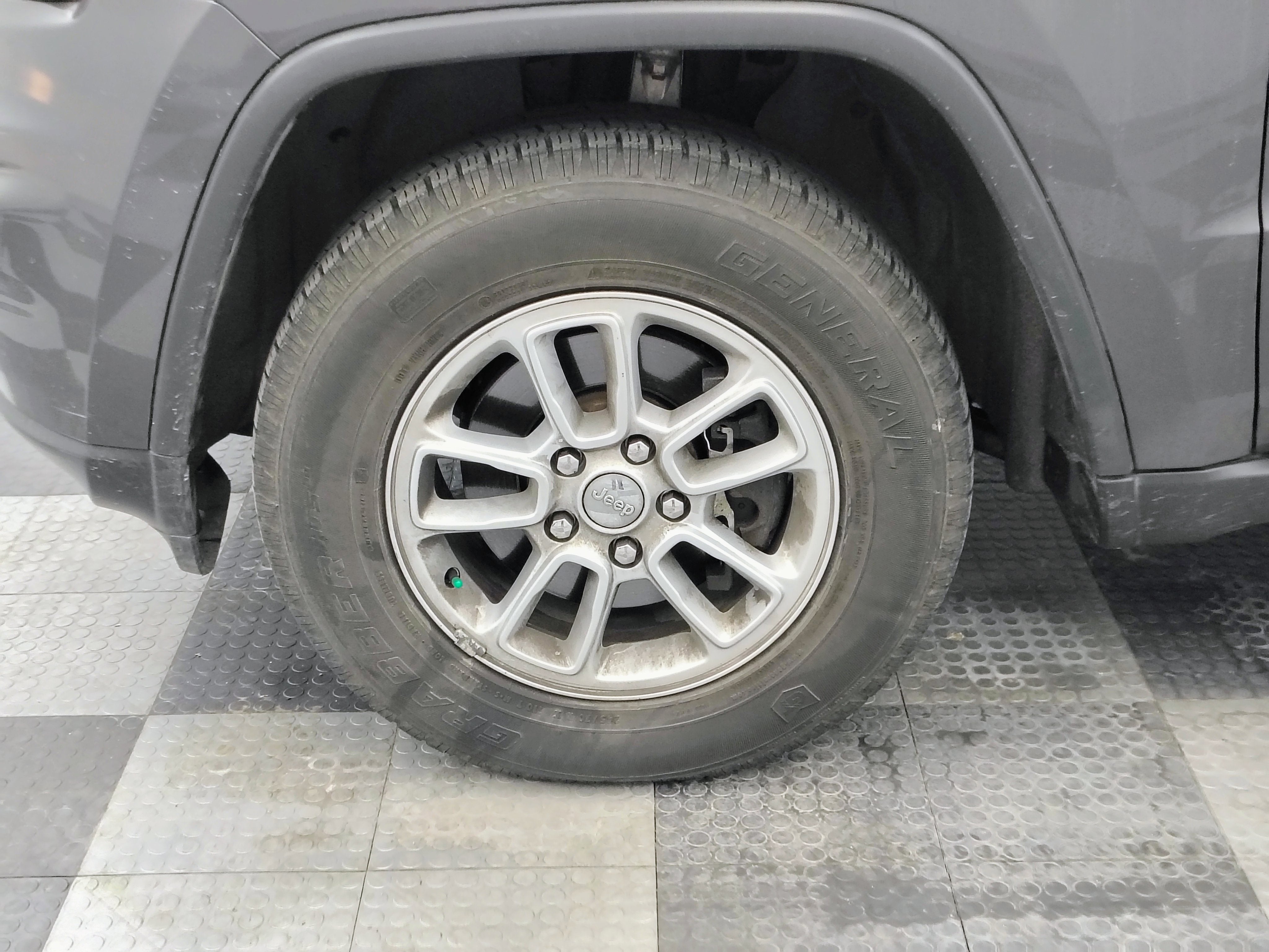 2019 Jeep Grand Cherokee Laredo E