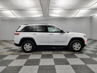 2023 Jeep Grand Cherokee Laredo 4x4