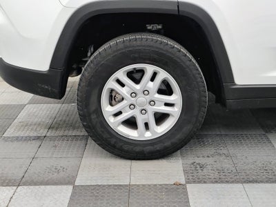 2023 Jeep Grand Cherokee Laredo 4x4