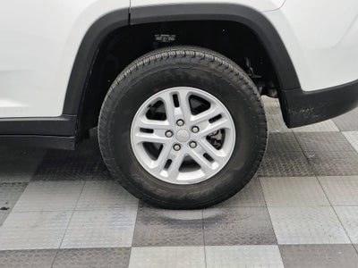 2023 Jeep Grand Cherokee Laredo 4x4