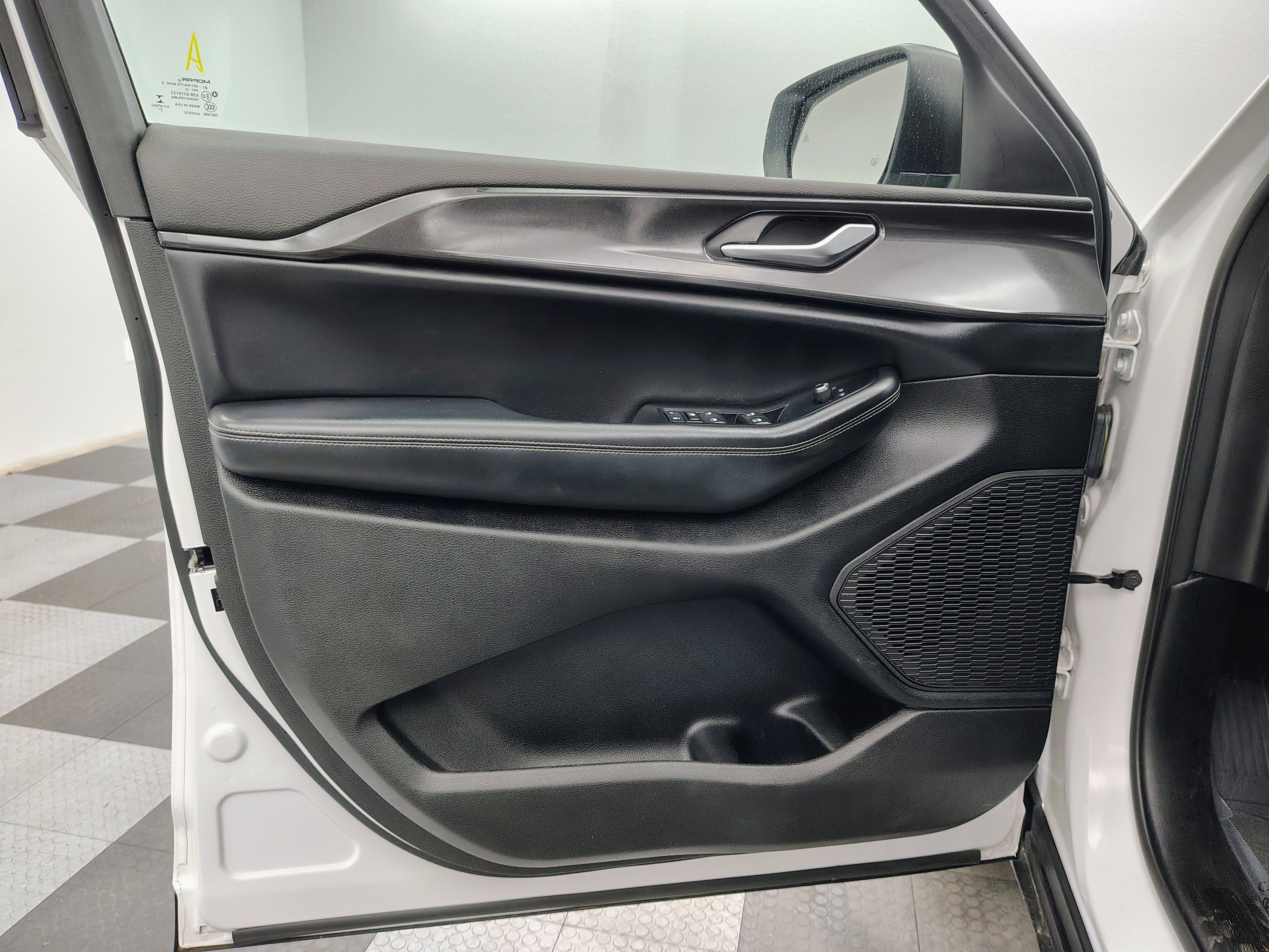 2023 Jeep Grand Cherokee Laredo 4x4