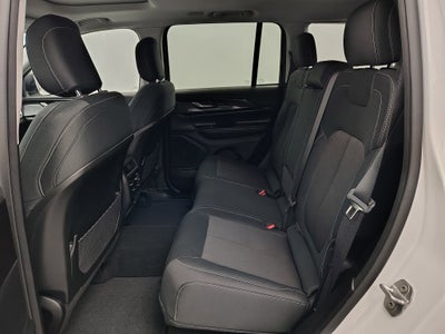 2023 Jeep Grand Cherokee Laredo 4x4