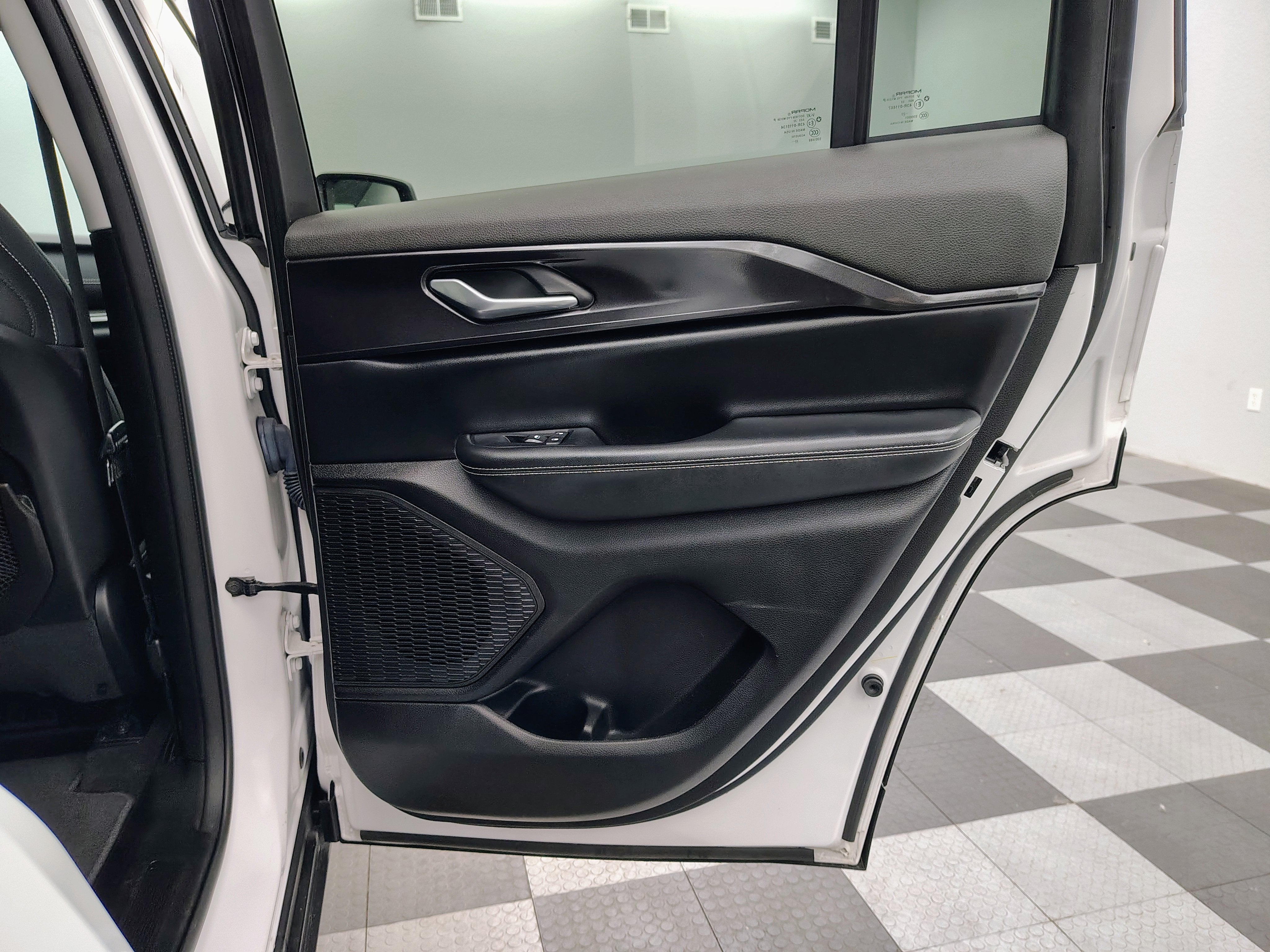 2023 Jeep Grand Cherokee Laredo 4x4