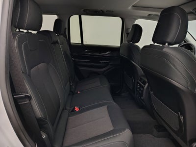 2023 Jeep Grand Cherokee Laredo 4x4