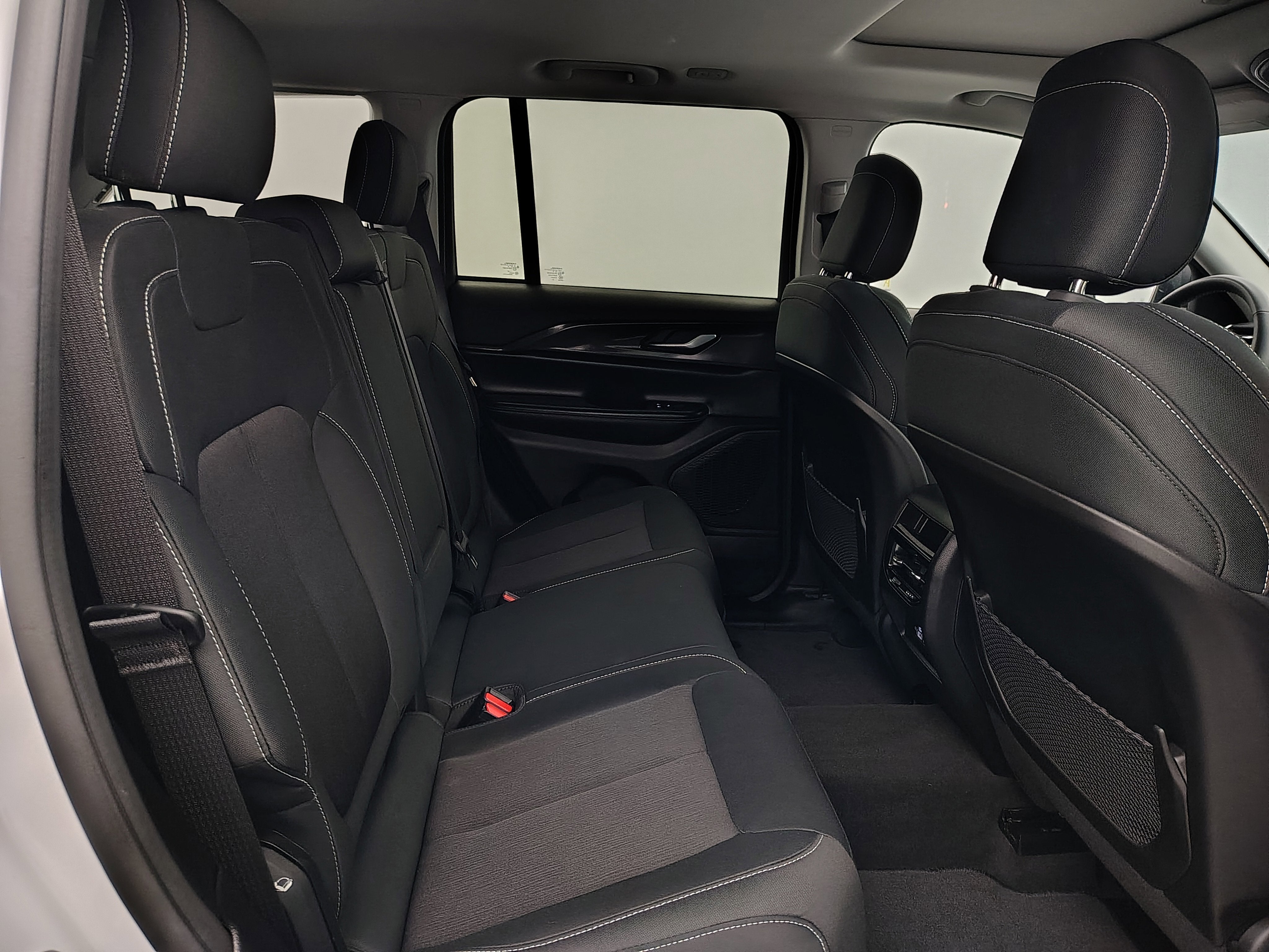 2023 Jeep Grand Cherokee Laredo 4x4