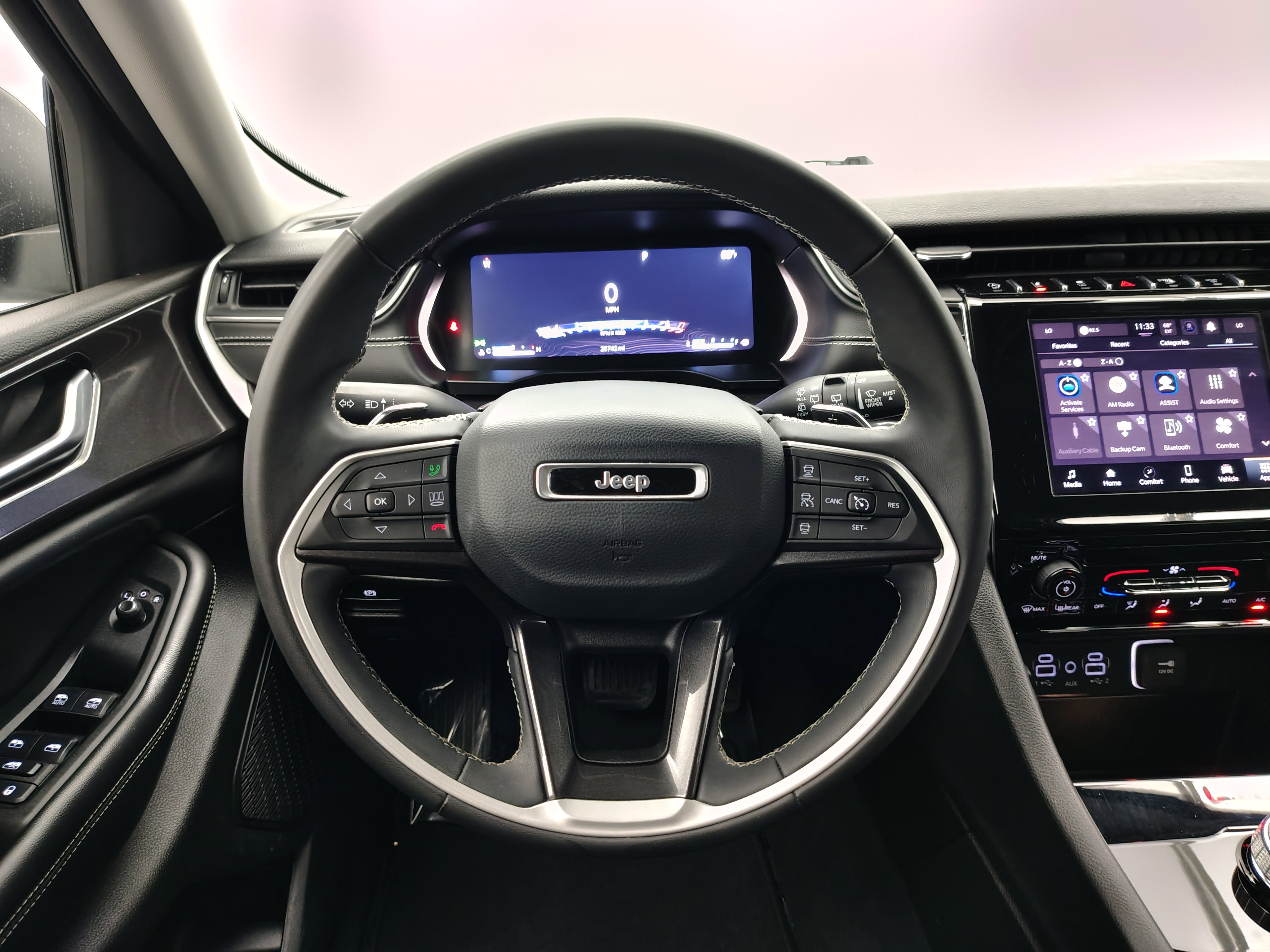 2023 Jeep Grand Cherokee Laredo 4x4