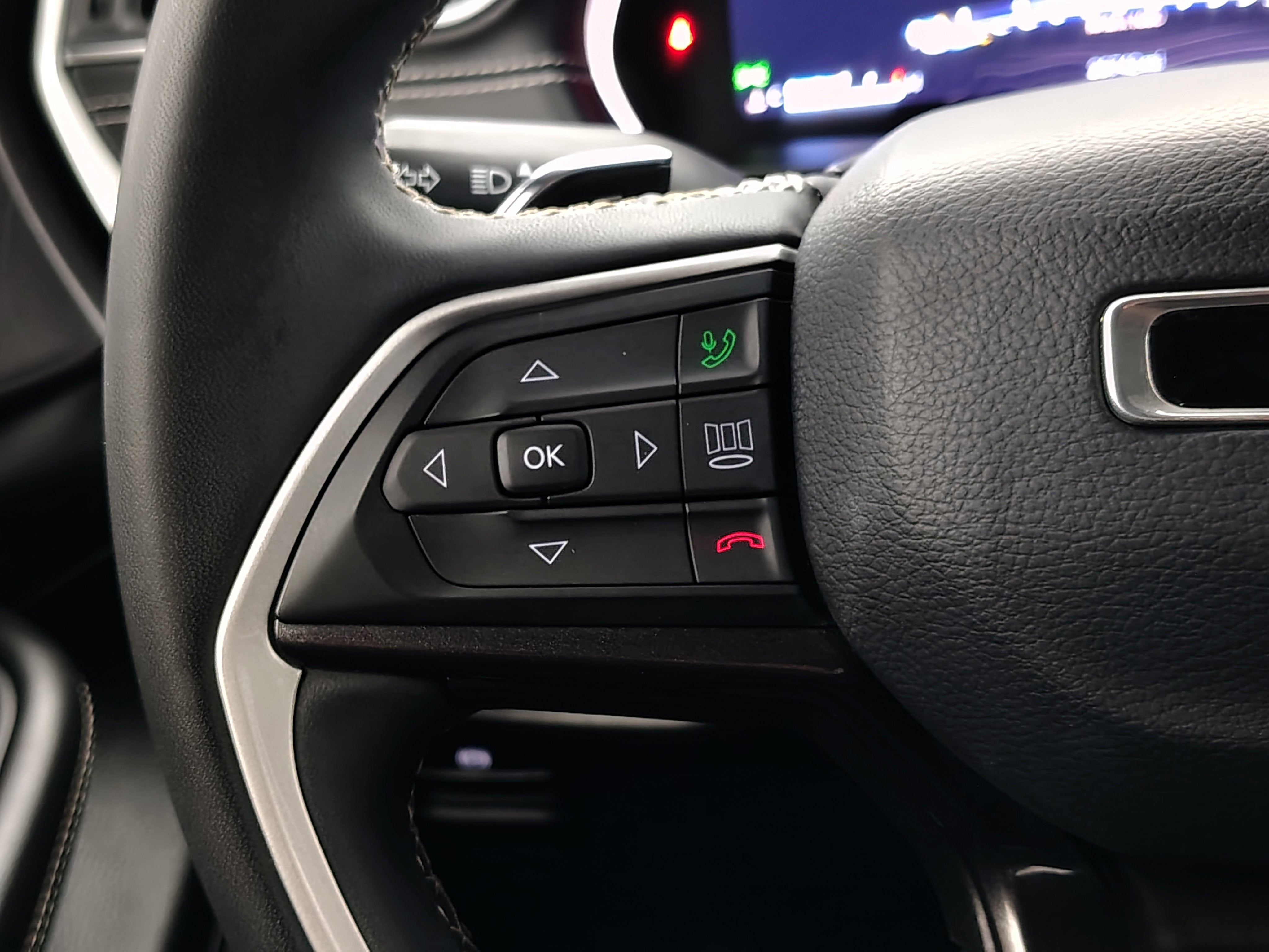 2023 Jeep Grand Cherokee Laredo 4x4