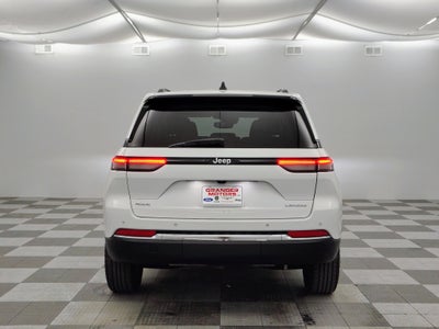 2023 Jeep Grand Cherokee Laredo 4x4