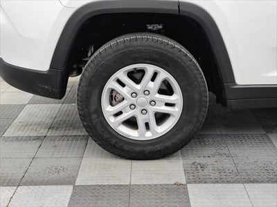 2023 Jeep Grand Cherokee Laredo 4x4