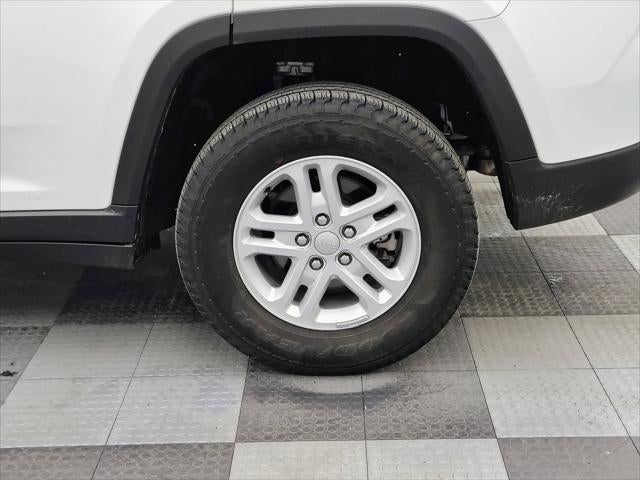 2023 Jeep Grand Cherokee Laredo 4x4
