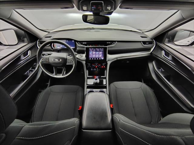 2023 Jeep Grand Cherokee Laredo 4x4