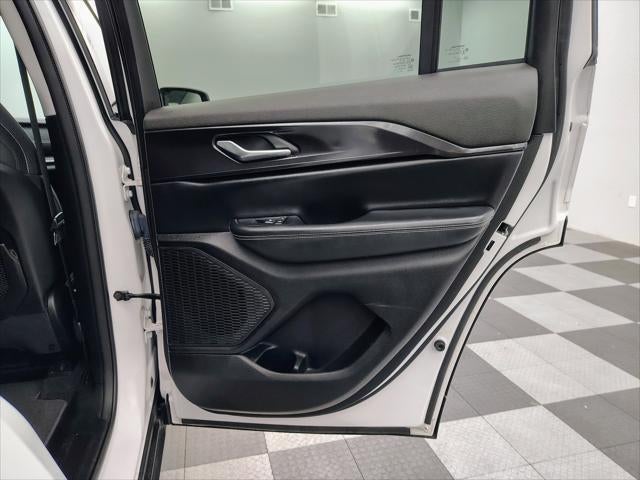 2023 Jeep Grand Cherokee Laredo 4x4