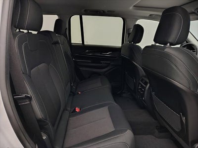 2023 Jeep Grand Cherokee Laredo 4x4