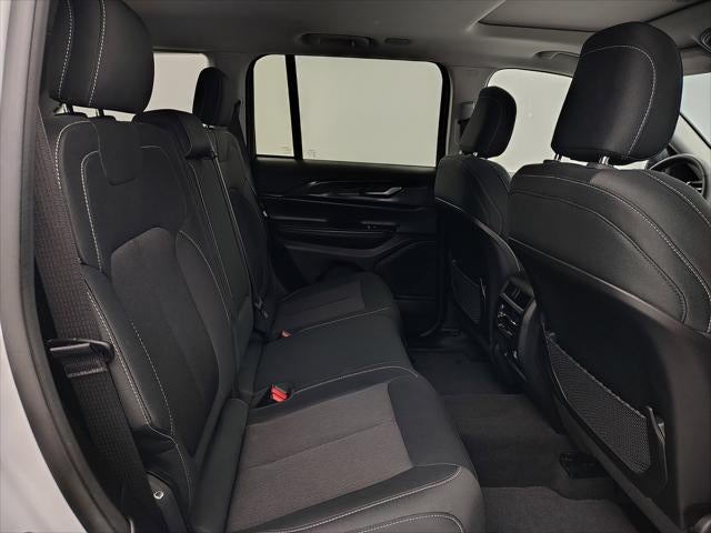 2023 Jeep Grand Cherokee Laredo 4x4