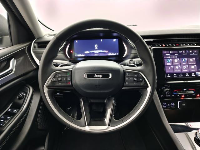 2023 Jeep Grand Cherokee Laredo 4x4