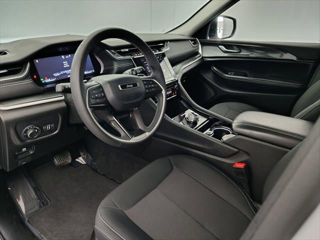 2023 Jeep Grand Cherokee Laredo 4x4