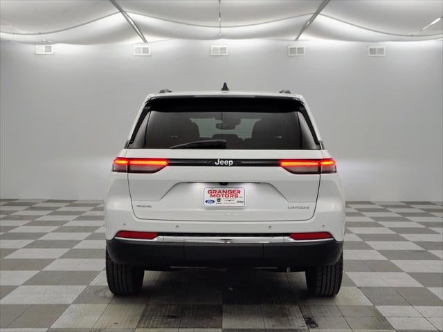 2023 Jeep Grand Cherokee Laredo 4x4