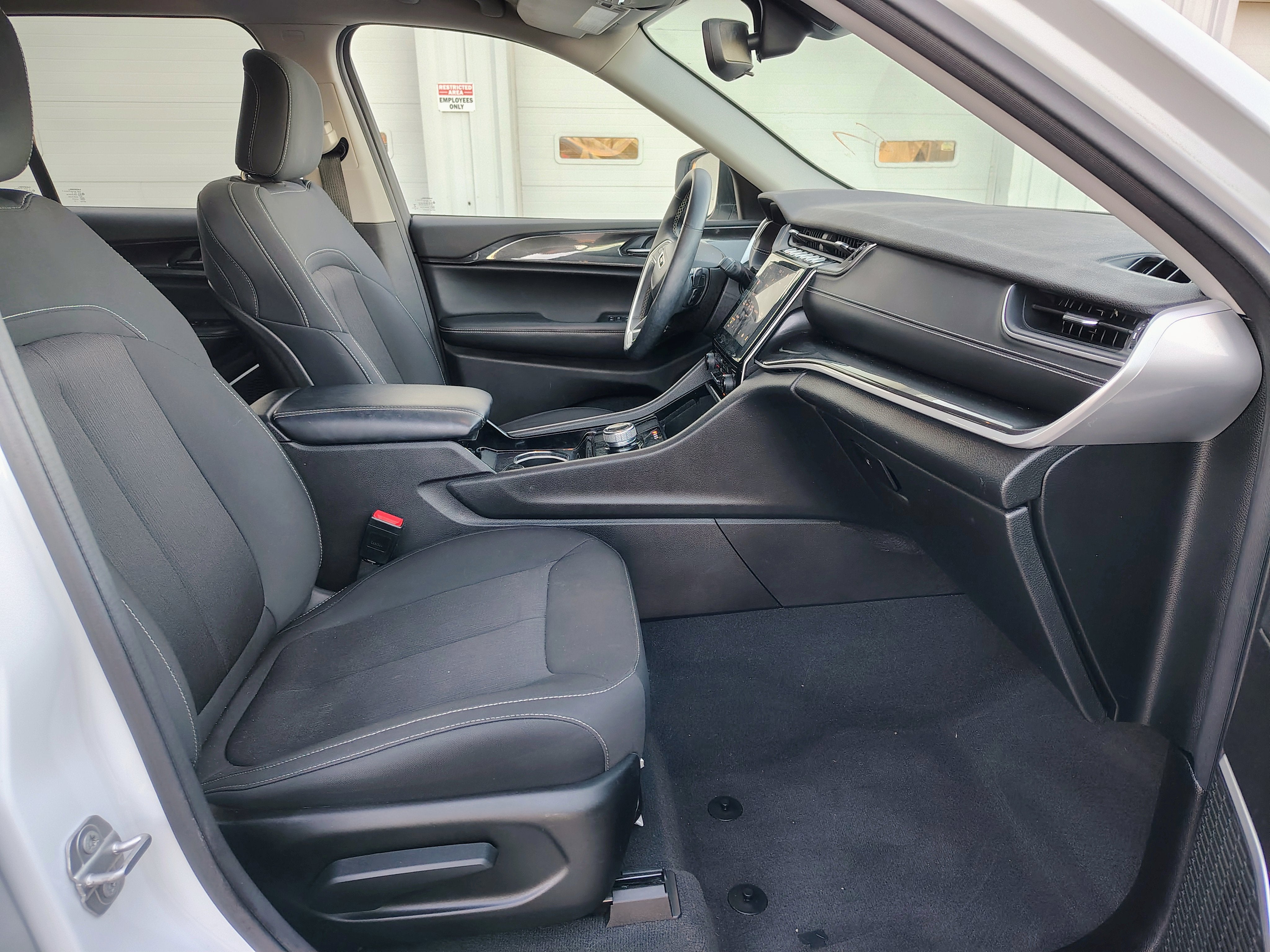 2022 Jeep Grand Cherokee Laredo