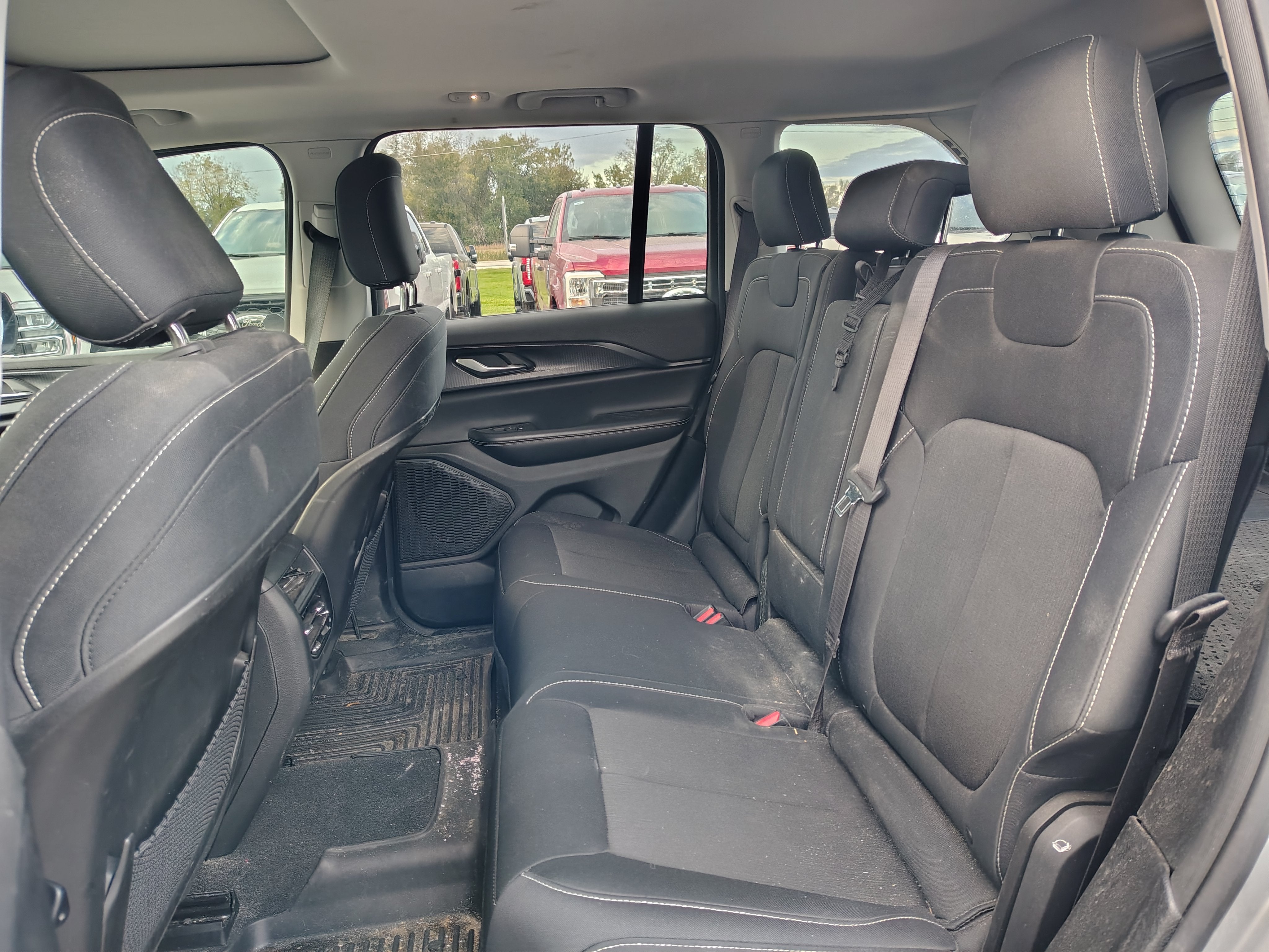 2023 Jeep Grand Cherokee Laredo