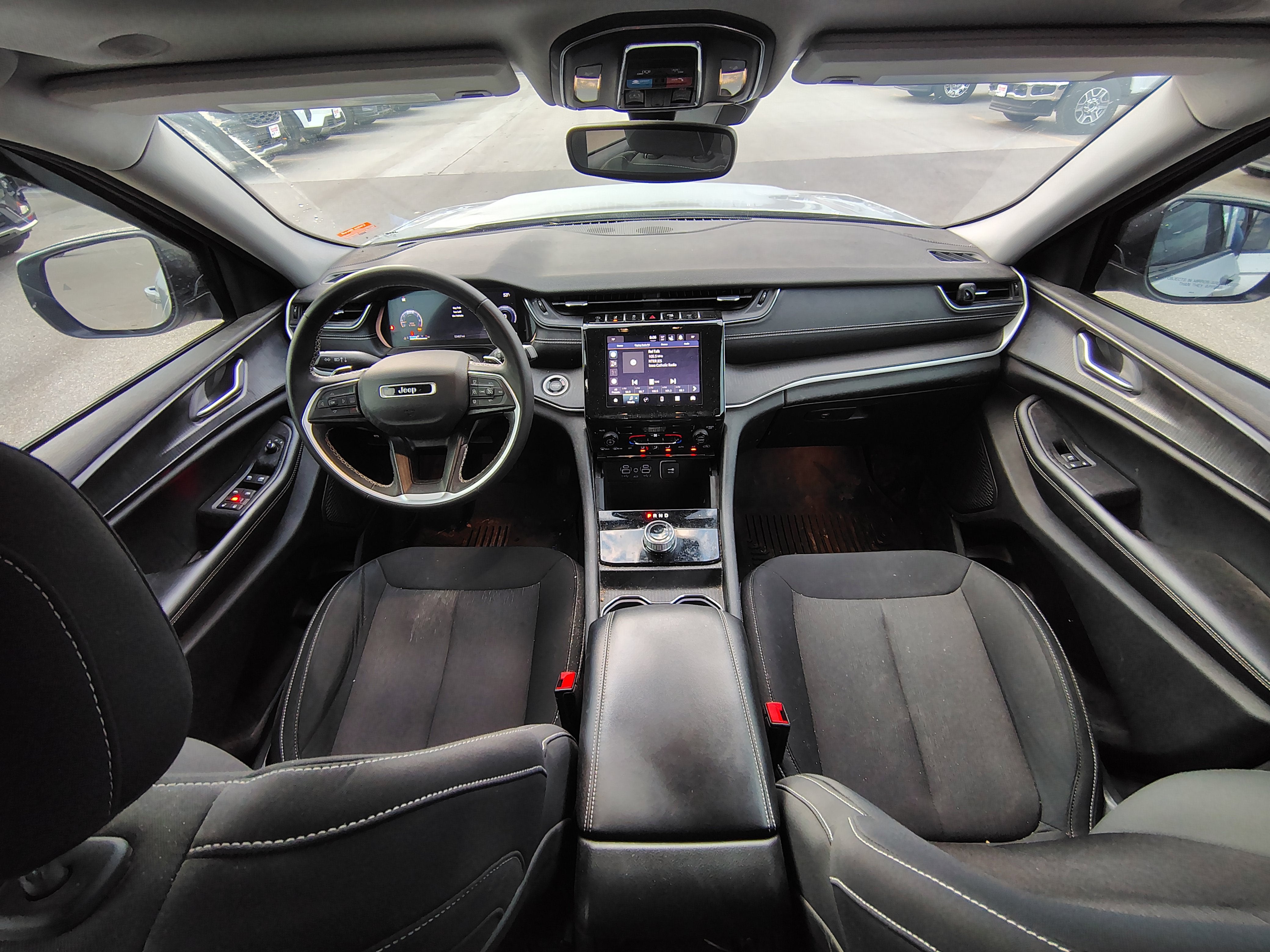 2023 Jeep Grand Cherokee Laredo