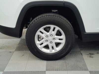 2023 Jeep Grand Cherokee Laredo 4x4
