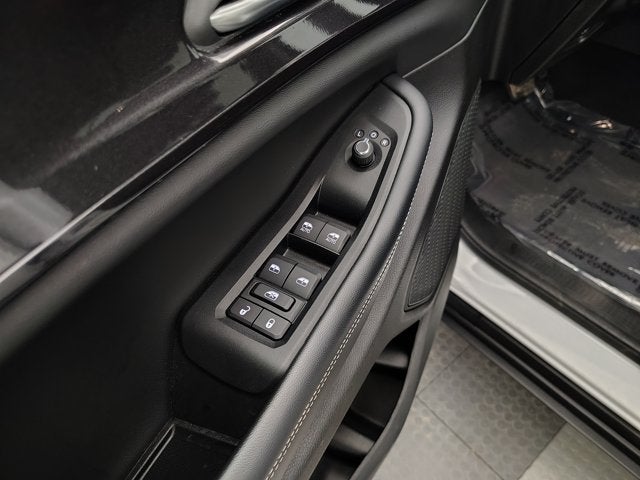 2023 Jeep Grand Cherokee Laredo 4x4