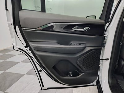 2023 Jeep Grand Cherokee Laredo 4x4