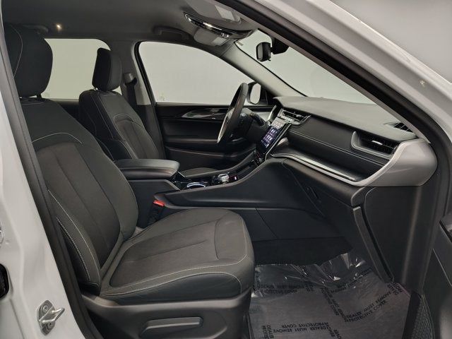 2023 Jeep Grand Cherokee Laredo 4x4