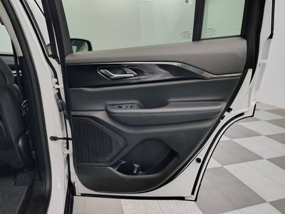 2023 Jeep Grand Cherokee Laredo 4x4
