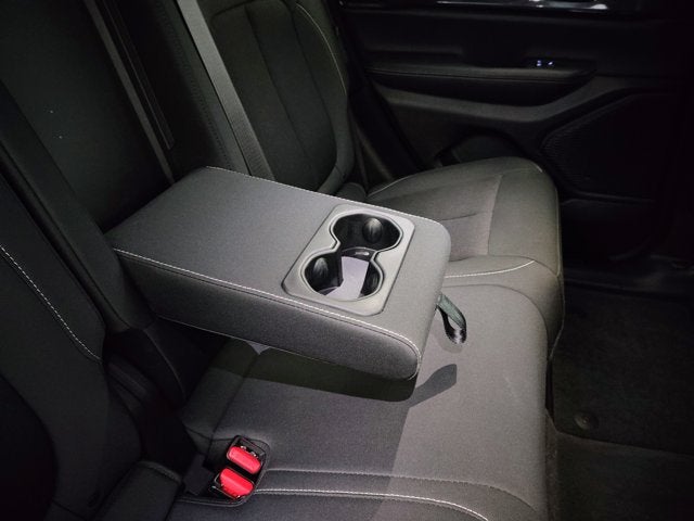 2023 Jeep Grand Cherokee Laredo 4x4