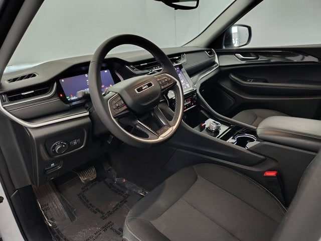 2023 Jeep Grand Cherokee Laredo 4x4