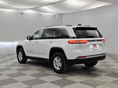 2023 Jeep Grand Cherokee Laredo 4x4