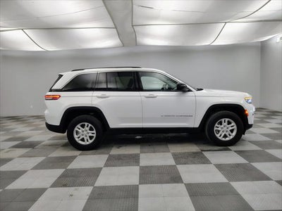 2023 Jeep Grand Cherokee Laredo 4x4