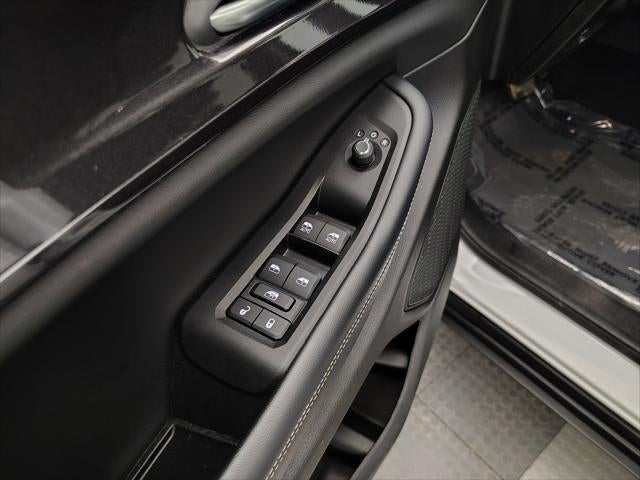 2023 Jeep Grand Cherokee Laredo 4x4