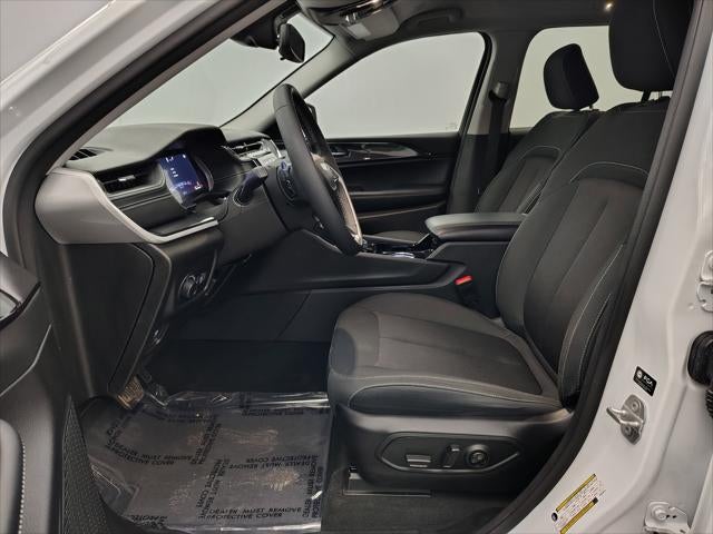 2023 Jeep Grand Cherokee Laredo 4x4