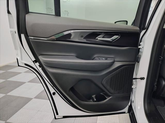 2023 Jeep Grand Cherokee Laredo 4x4