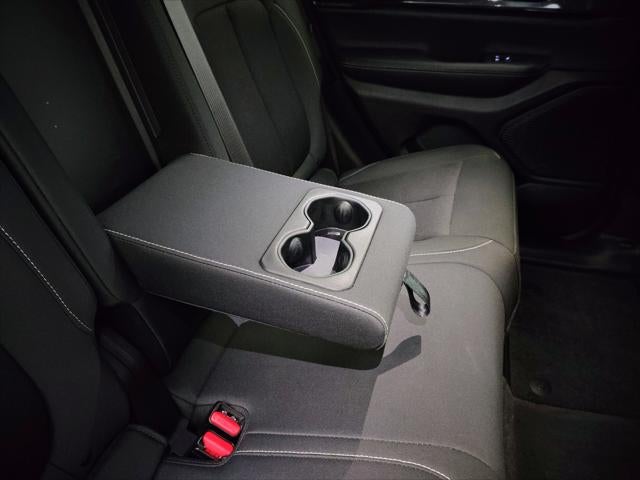 2023 Jeep Grand Cherokee Laredo 4x4