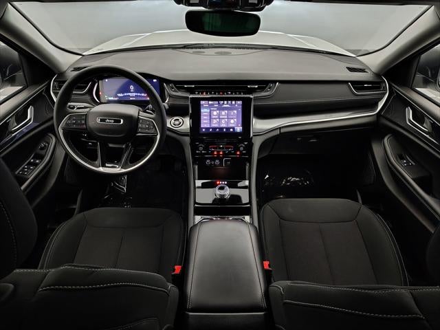 2023 Jeep Grand Cherokee Laredo 4x4