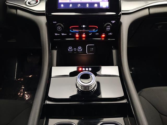 2023 Jeep Grand Cherokee Laredo 4x4