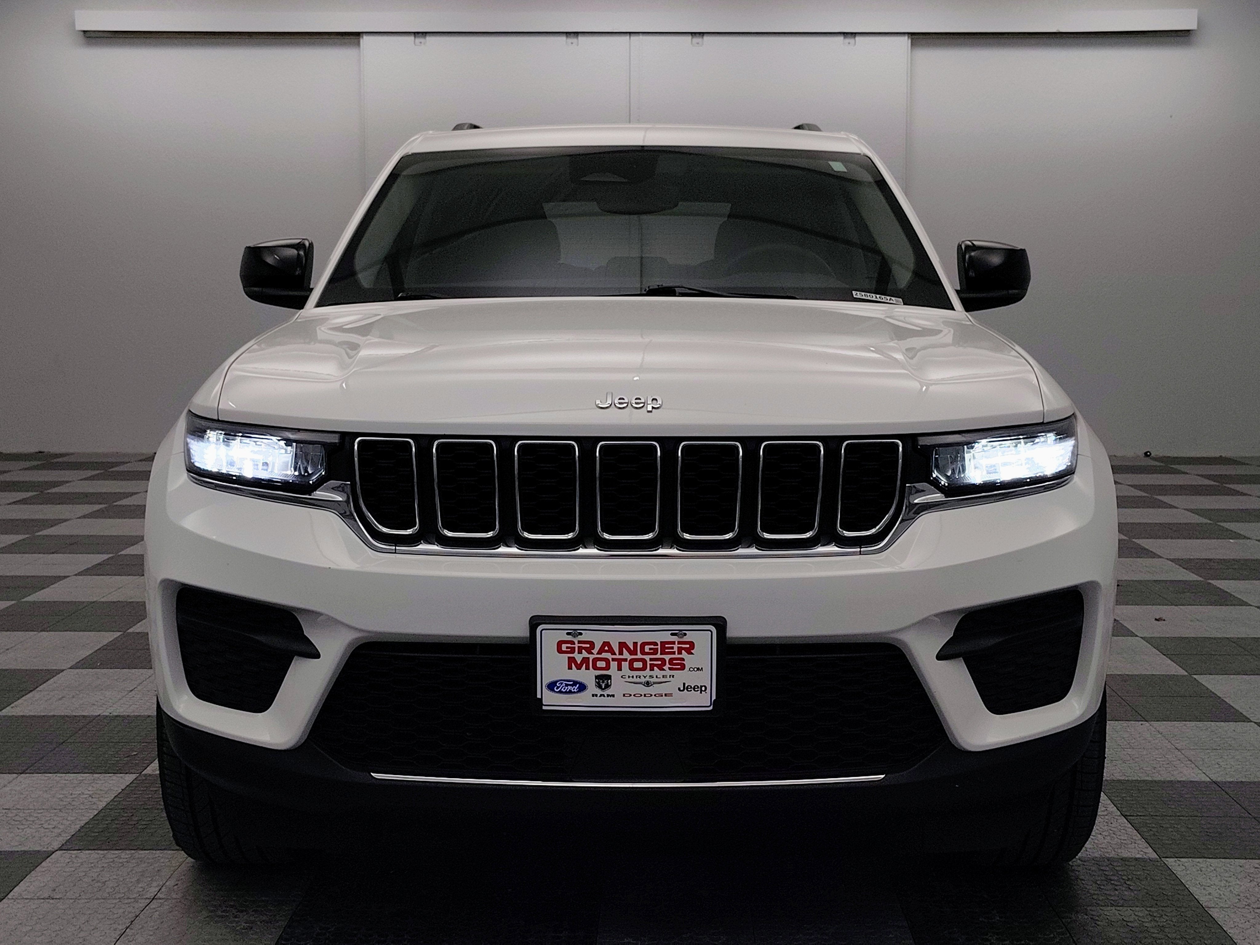 2023 Jeep Grand Cherokee Laredo