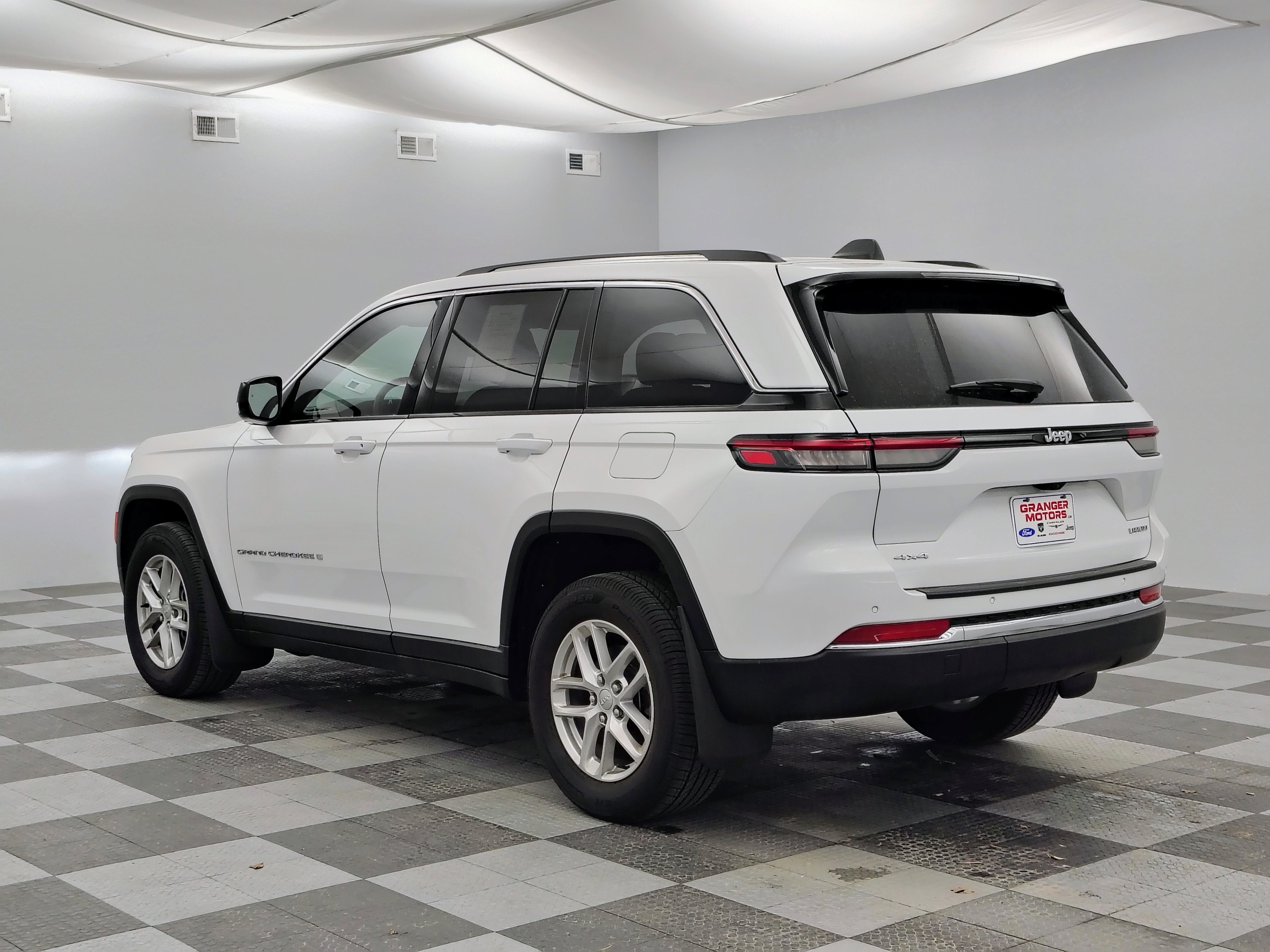 2023 Jeep Grand Cherokee Laredo